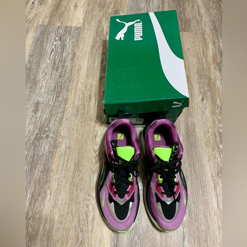 Women’s PUMA RS-Curve "Midnight Glow"  Shoes. Size 9.5